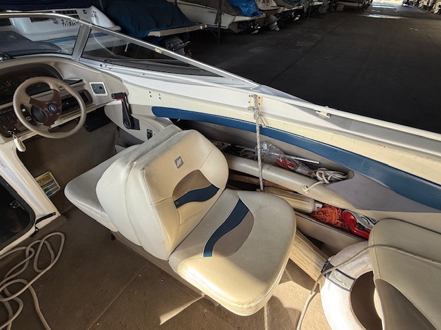 Four Winns 21 2000 Volvo 225 hp